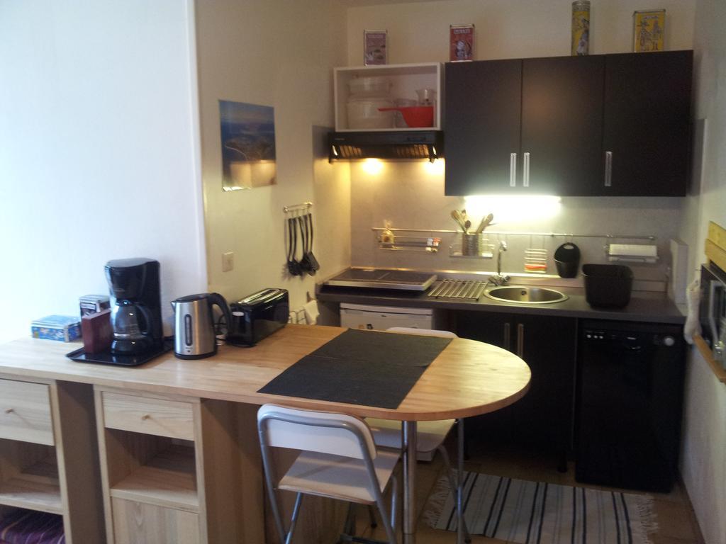 Duplex14H 1Er Etage Jardinet 1 Parking Ou Studio14B Rdc Terrasse Sans Parking La Rochelle  Eksteriør bilde