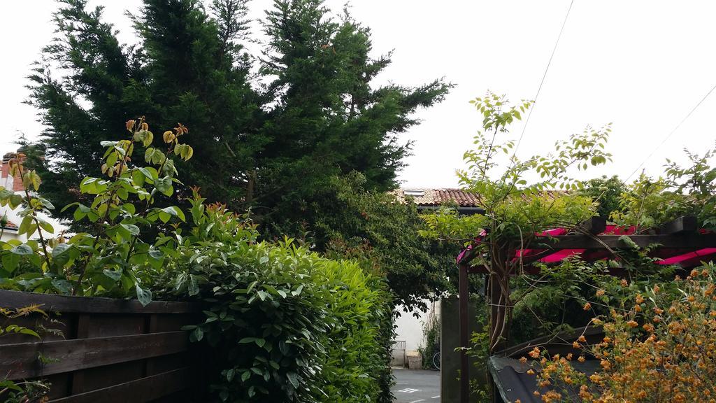 Duplex14H 1Er Etage Jardinet 1 Parking Ou Studio14B Rdc Terrasse Sans Parking La Rochelle  Eksteriør bilde